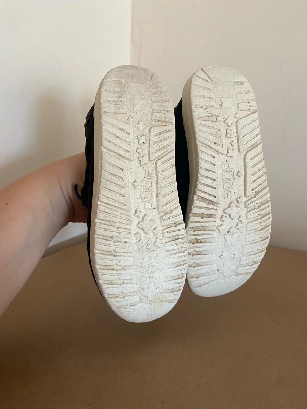 Hey dude Wendy Youth linen black size 13 kids slip on shoes girls